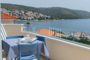 Spacious Modern Apartment Miljak - 1min to the beach